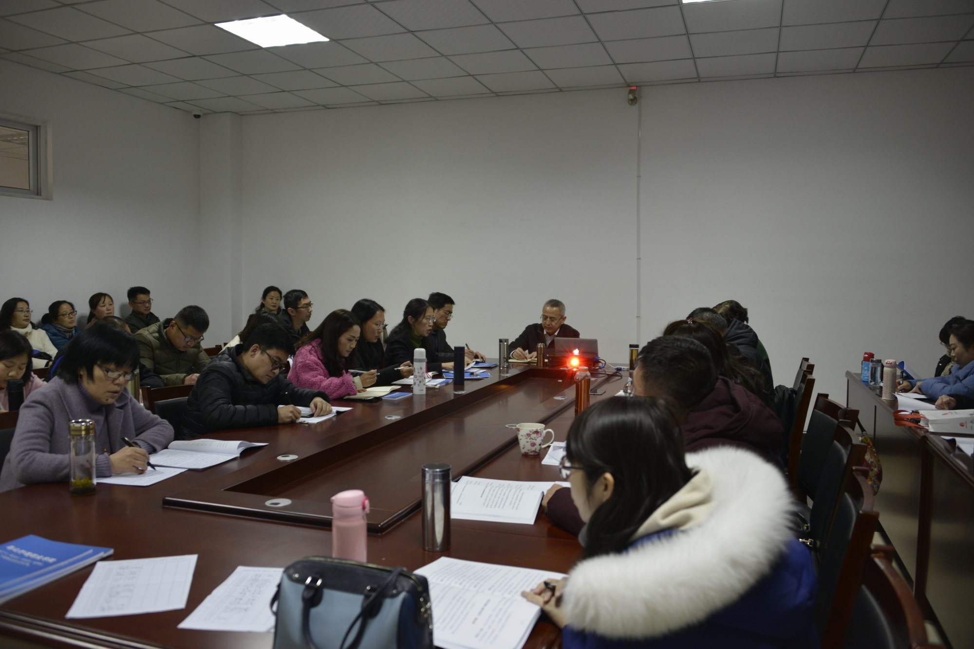 调整大小 01党委书记孙兰俊,党委委员、办公室主任张宗起参加公共教学部学习讨论.JPG