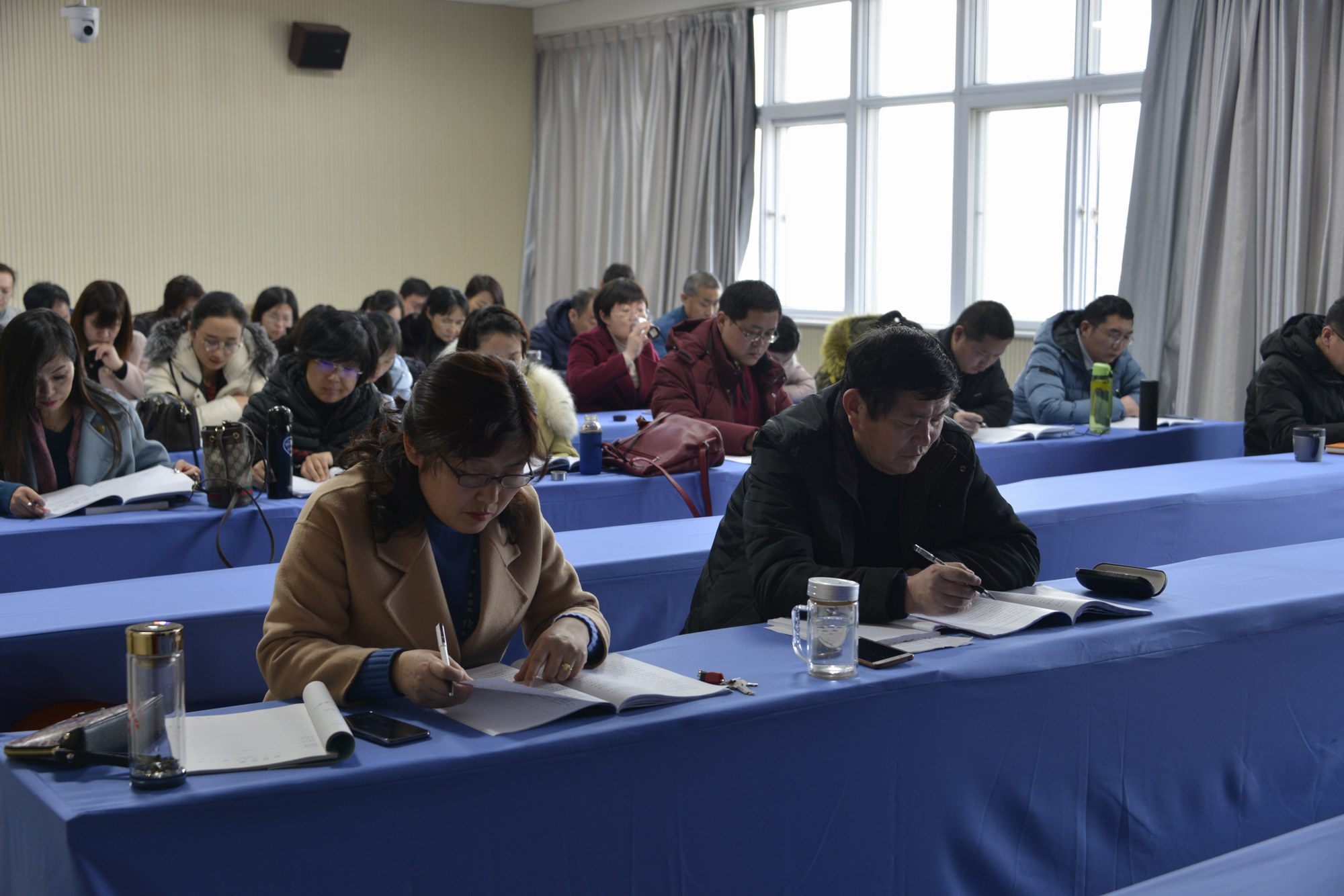 调整大小 06党委委员、副院长孙元儒参加药学检验系学习讨论.JPG